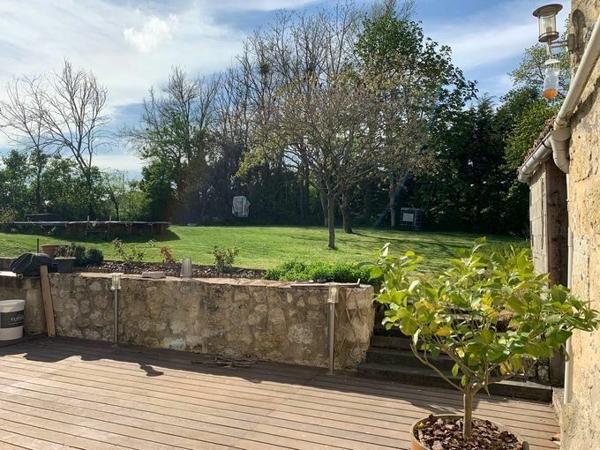 Maison à vendre    5 pièces •  Castelnau-d'Arbieu