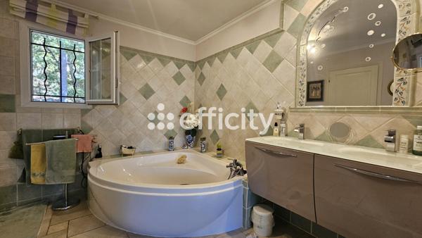 Maison 5 pièces - 132 m² Exclusivité efficity