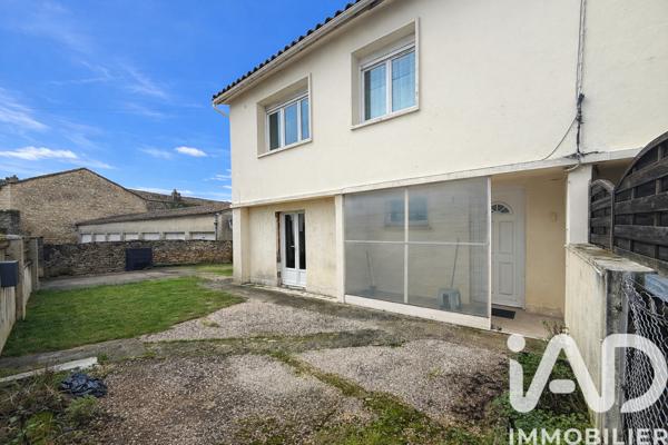 Maison à vendre 6 pièces 95 m² La Rochefoucauld-en-Angoumois