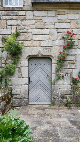 A VENDRE Locronan propriété, maison de maître et maison de garde