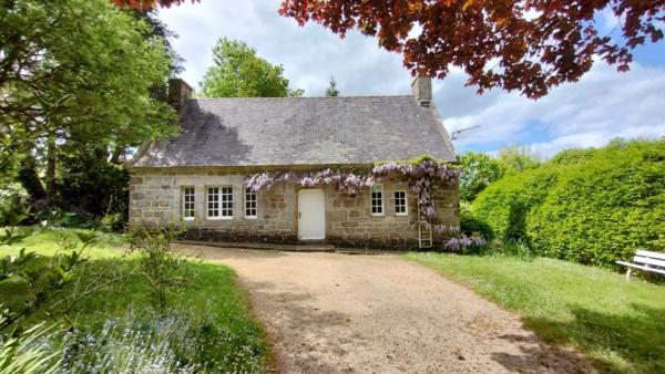 A VENDRE Locronan propriété, maison de maître et maison de garde