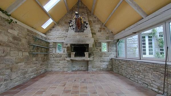 A VENDRE Locronan propriété, maison de maître et maison de garde