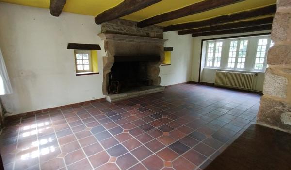 A VENDRE Locronan propriété, maison de maître et maison de garde