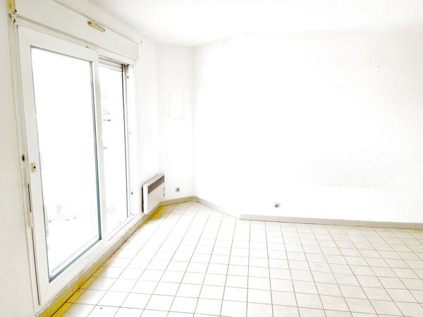 Saint-Gély-du-Fesc (34980) Au centre de Saint Gely du Fesc vaste T2 bis