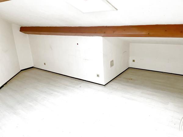 Saint-Gély-du-Fesc (34980) Au centre de Saint Gely du Fesc vaste T2 bis