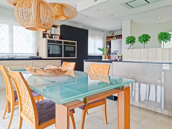 Maison Le Cannet Mairie 5 pièces 200 m² - Terrain 1350m² - Vue mer - Piscine - Jardins et terrasses exotiques