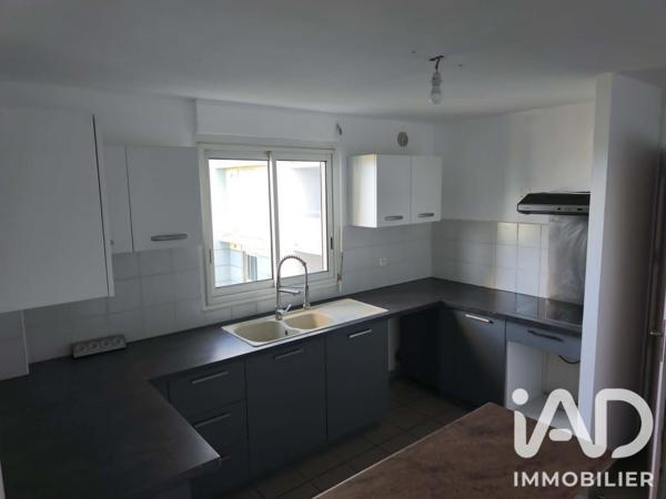 Location appartement 2 pièces 50 m² Saint-Pierre