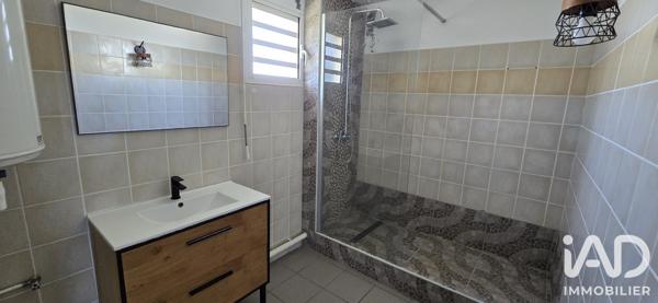 Location appartement 2 pièces 50 m² Saint-Pierre
