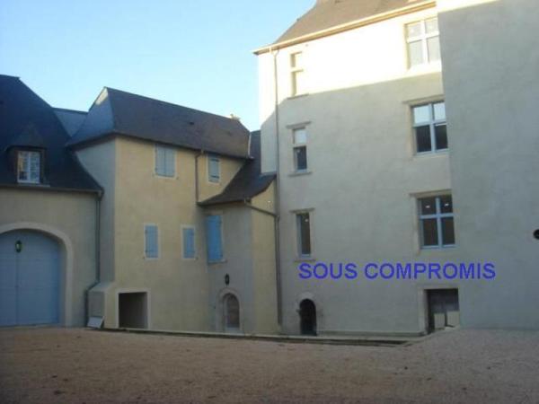 Appartement - Oloron-sainte-marie - Réf.:205427 OLORON - BEL APPARTEMENT DE CARACTERE TYPE T3 ENTIEREMENT RENOVE AVEC PLACES PARKING, CAVE ET TERRASSE *** SOUS COMPROMIS ***