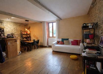 Appartement - Oloron-sainte-marie - Réf.:205427 OLORON - BEL APPARTEMENT DE CARACTERE TYPE T3 ENTIEREMENT RENOVE AVEC PLACES PARKING, CAVE ET TERRASSE *** SOUS COMPROMIS ***