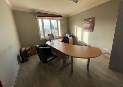 Appartement - Oloron-sainte-marie - Réf.:205427 OLORON - BEL APPARTEMENT DE CARACTERE TYPE T3 ENTIEREMENT RENOVE AVEC PLACES PARKING, CAVE ET TERRASSE *** SOUS COMPROMIS ***