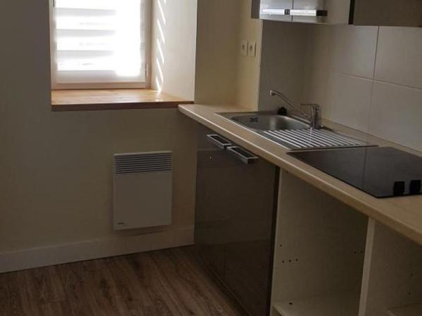 Appartement - Oloron-sainte-marie - Réf.:205427 OLORON - BEL APPARTEMENT DE CARACTERE TYPE T3 ENTIEREMENT RENOVE AVEC PLACES PARKING, CAVE ET TERRASSE *** SOUS COMPROMIS ***