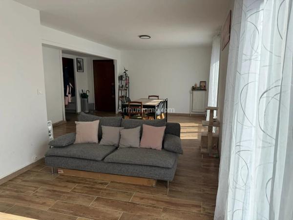 Vente                                                      Appartement
                        
                     4 pièces                      92 m2                     à Digne-les-Bains