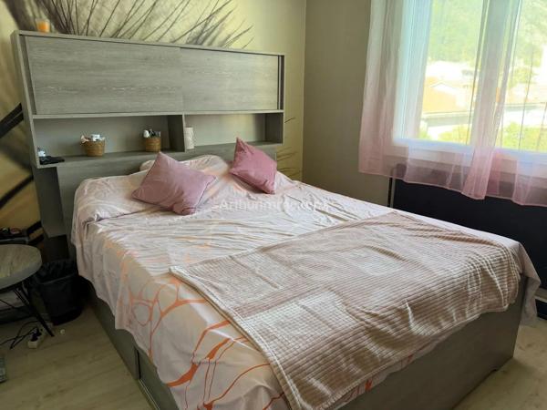 Vente                                                      Appartement
                        
                     4 pièces                      92 m2                     à Digne-les-Bains