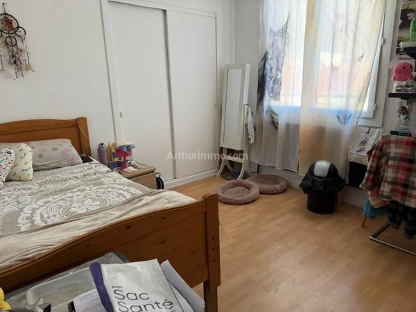 Vente                                                      Appartement
                        
                     4 pièces                      92 m2                     à Digne-les-Bains