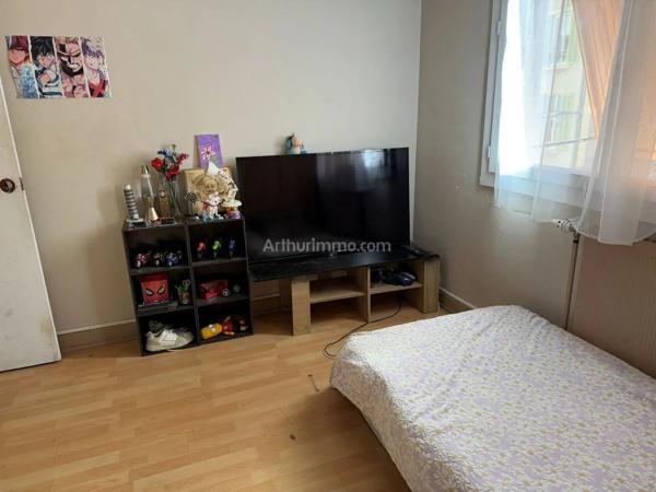 Vente                                                      Appartement
                        
                     4 pièces                      92 m2                     à Digne-les-Bains