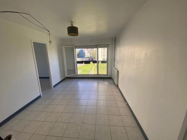 Vente                                                      Appartement
                        
                     3 pièces                      58 m2                     à Alfortville