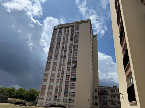 Vente                                                      Appartement
                        
                     3 pièces                      58 m2                     à Alfortville