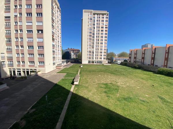 Vente                                                      Appartement
                        
                     3 pièces                      58 m2                     à Alfortville