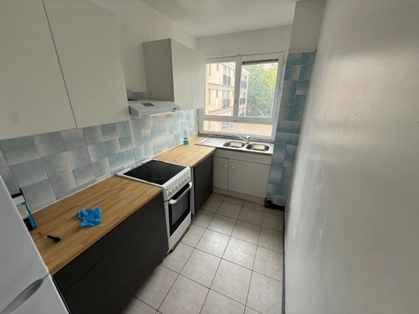Vente                                                      Appartement
                        
                     3 pièces                      58 m2                     à Alfortville