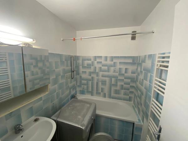 Vente                                                      Appartement
                        
                     3 pièces                      58 m2                     à Alfortville