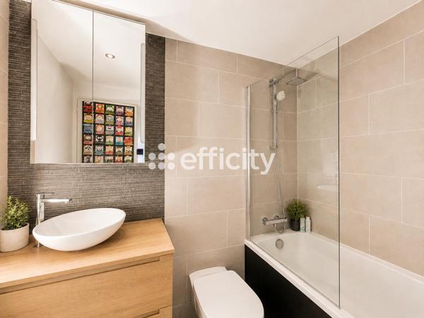 Appartement
         2 pièces
        - 43 m² Exclusivité 425 000 € *