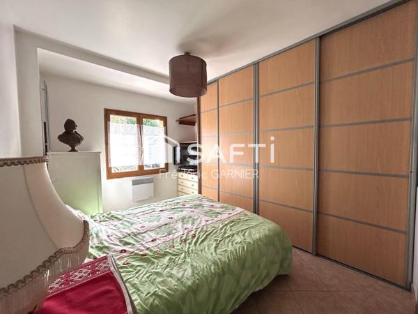 Maison de 104 m², 6 pièces, 4 chambres, terrain de 879 m²