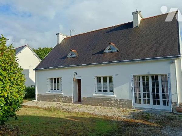 A VENDRE - Dans la commune de Combrit (29) Maison + Jardin + garage
La maison se compose d'une...