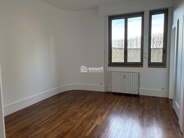 Location Appartement 2 pièces 45 m² - Saint-cloud 92210