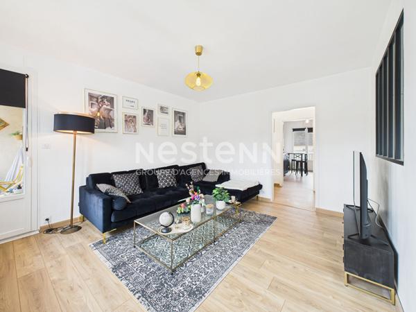 A vendre à Vic-sur-Cère, Appartement de type 3 d'une surface de74 m² avec cave et balcon.