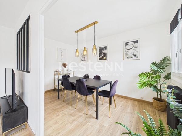 A vendre à Vic-sur-Cère, Appartement de type 3 d'une surface de74 m² avec cave et balcon.