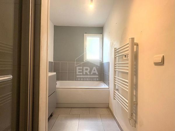 Maison 5 pièces (CHATEAUNEUF-SUR-CHARENTE) plein pied