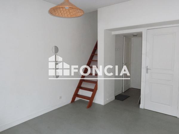 Location Appartement 2 pièces 29.97 m² - 59 GRAND RUE Poitiers 86000