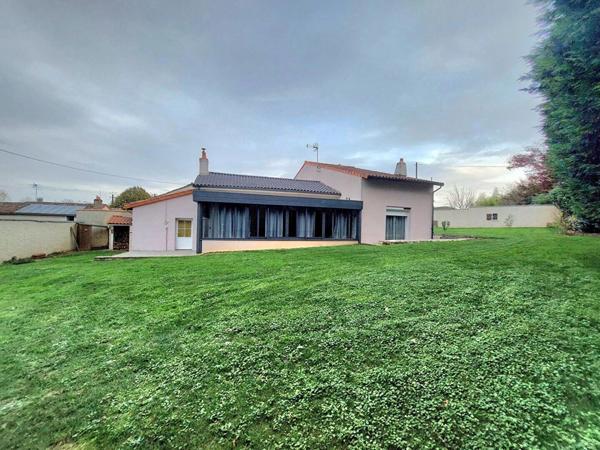 Vente Maison 5 pièces 155 m2 à Iteuil