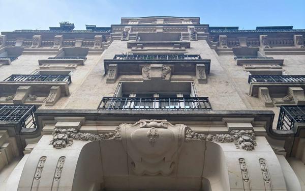 Appartement à vendre    1 pièce • 11 m2 Paris 6