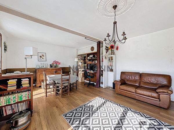 APPARTEMENT TOURS SUD - MONTJOYEUX T2 AVEC 2 BALCONS ET ASCENSEUR