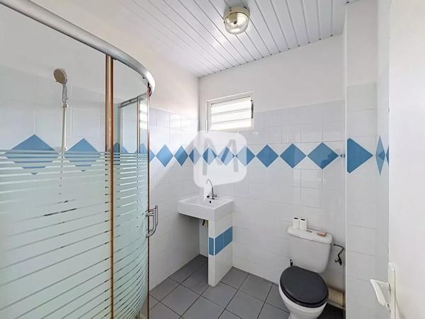 Dpt (Guyane) , à louer CAYENNE bureau de 60 m² au rez-de-chaussée