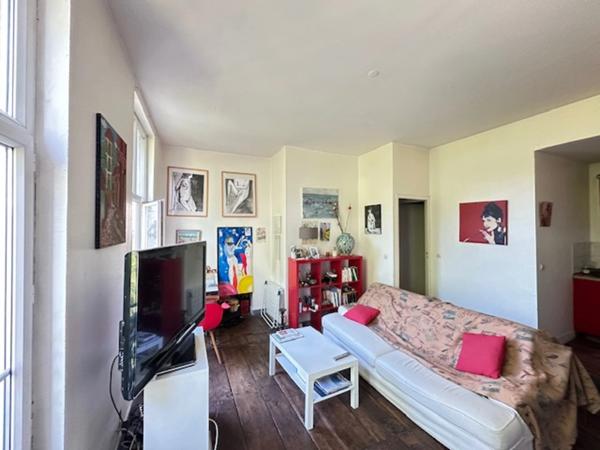 Appartement T2 vendu loué immeuble Haussmanien ANGOULEME (16)