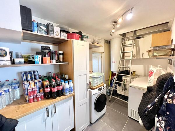 MAISON PLAIN-PIED AVEC TERRASSE COUVERTE ET GRAND JARDIN