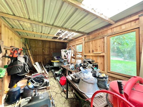 MAISON PLAIN-PIED AVEC TERRASSE COUVERTE ET GRAND JARDIN