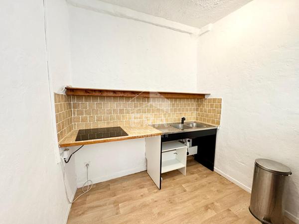 2 pièces loué vide dans village de Fayence