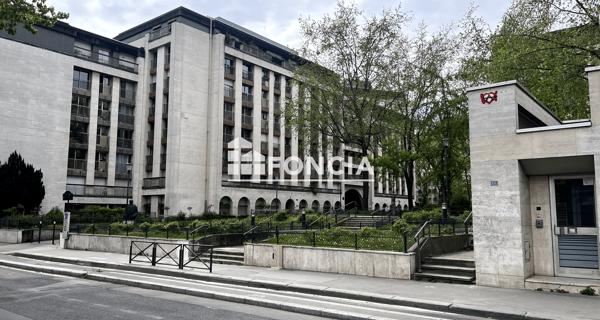À vendre Parking 12.5 m² - Paris 75010