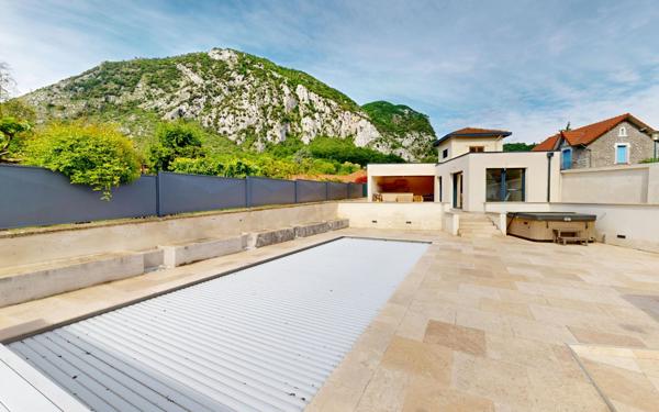 Maison à vendre    16 pièces •  Tarascon-sur-Ariège