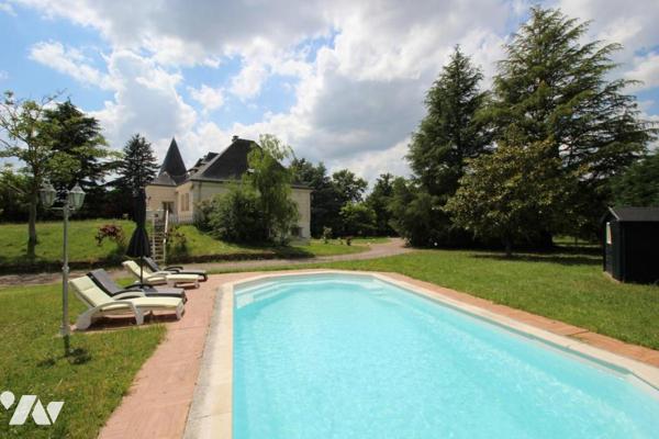 Maison d'architecte sur parc paysagé 