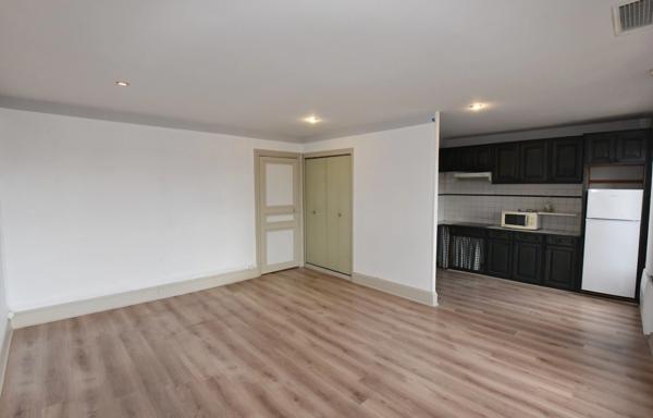 TRES BEL APPARTEMENT T3 EN CENTRE VILLE DE LAVAUR