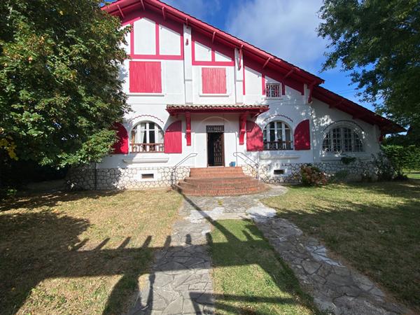 47300 VILLENEUVE SUR LOT Maison de Maître à Villeneuve/Lot proche commodités