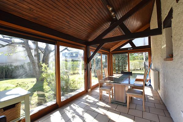 Maison familiale de 7 pièces avec piscine à vendre à Combs-la-Ville, secteur Beausoleil