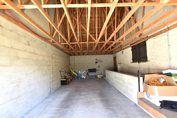 Maison familiale de 7 pièces avec piscine à vendre à Combs-la-Ville, secteur Beausoleil