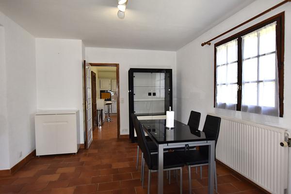 Maison familiale de 7 pièces avec piscine à vendre à Combs-la-Ville, secteur Beausoleil