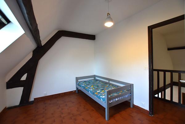 Maison familiale de 7 pièces avec piscine à vendre à Combs-la-Ville, secteur Beausoleil